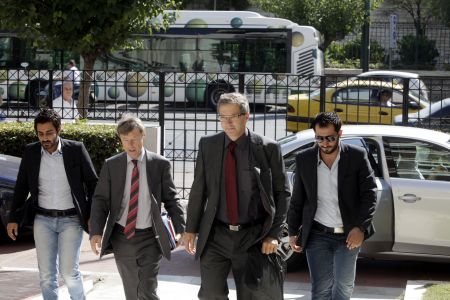 Πρώτα η συμφωνία, μετά η τρόικα