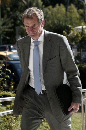 Πίεση μέχρις ασφυξίας και σενάρια εκλογών