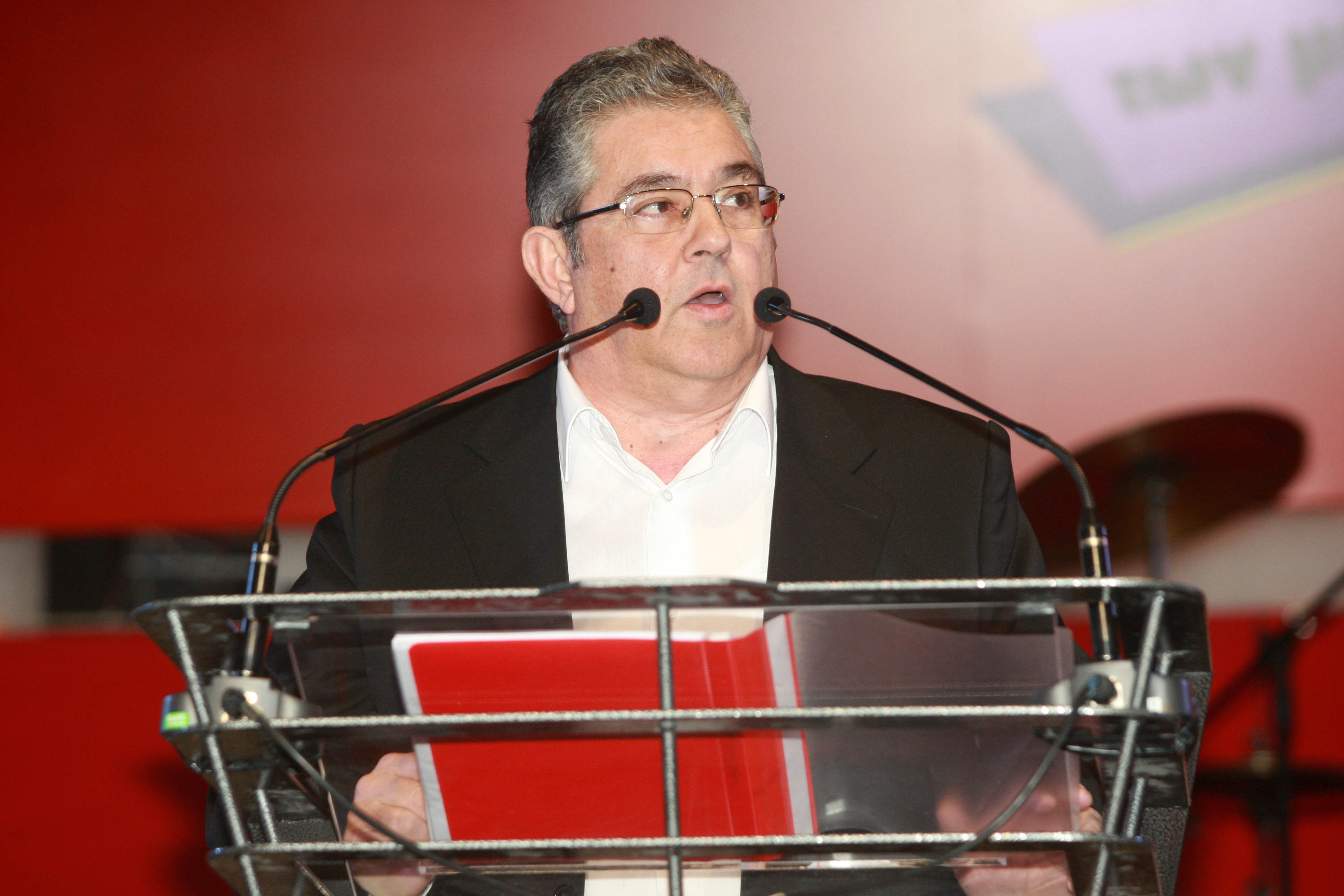 ΚΚΕ: Οι προτάσεις για το γάλα εξυπηρετούν τα μονοπώλια