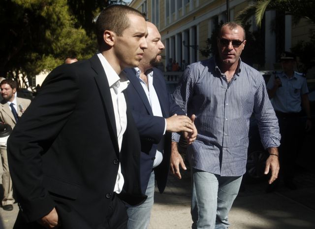 Why Kasidiaris, Panagiotaros and Michos were released from custody