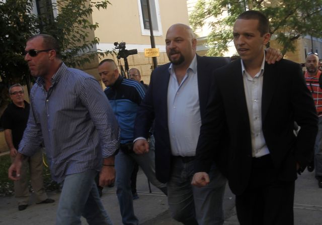 Χρυσή Αυγή: Εμφύλιος μετά τους… Ιούδες