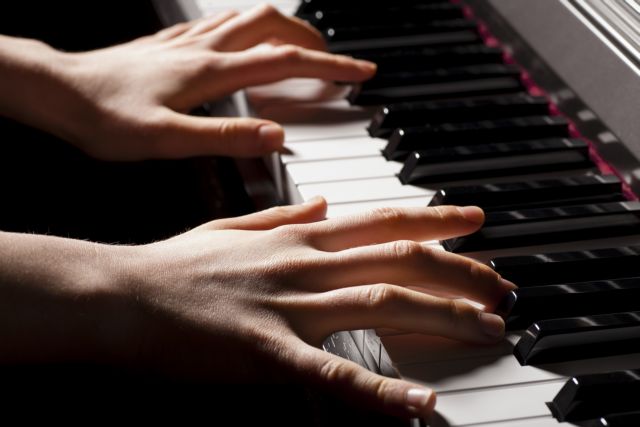 Το πιάνο που σας… μαθαίνει πιάνο!