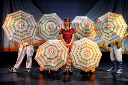 Σαντορίνη: Τομάτα,  γυναίκα και τέχνη