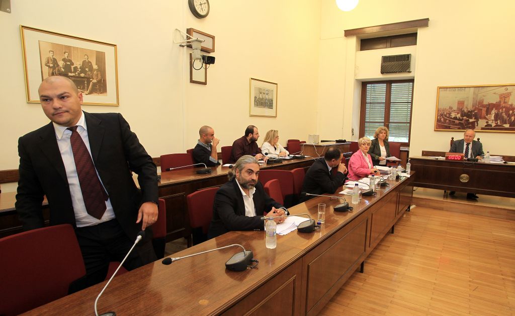 Για αποστασία και προδοσία κατηγορεί η Χ.Α τον Χρ.Αλεξόπουλο