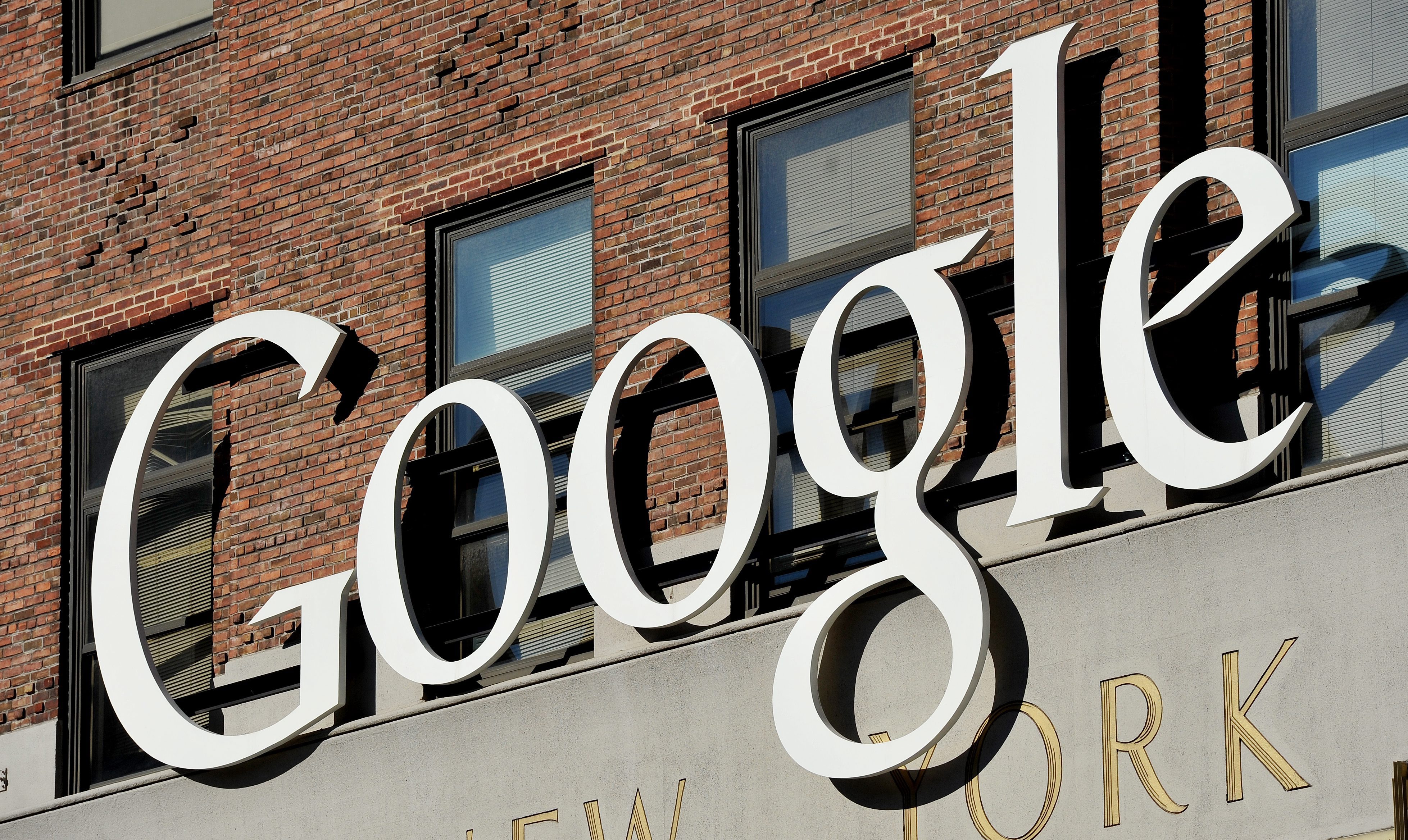 Φόρους γλίτωσε η Google το 2014 μεταφέροντας €11 δισ. στις Βερμούδες
