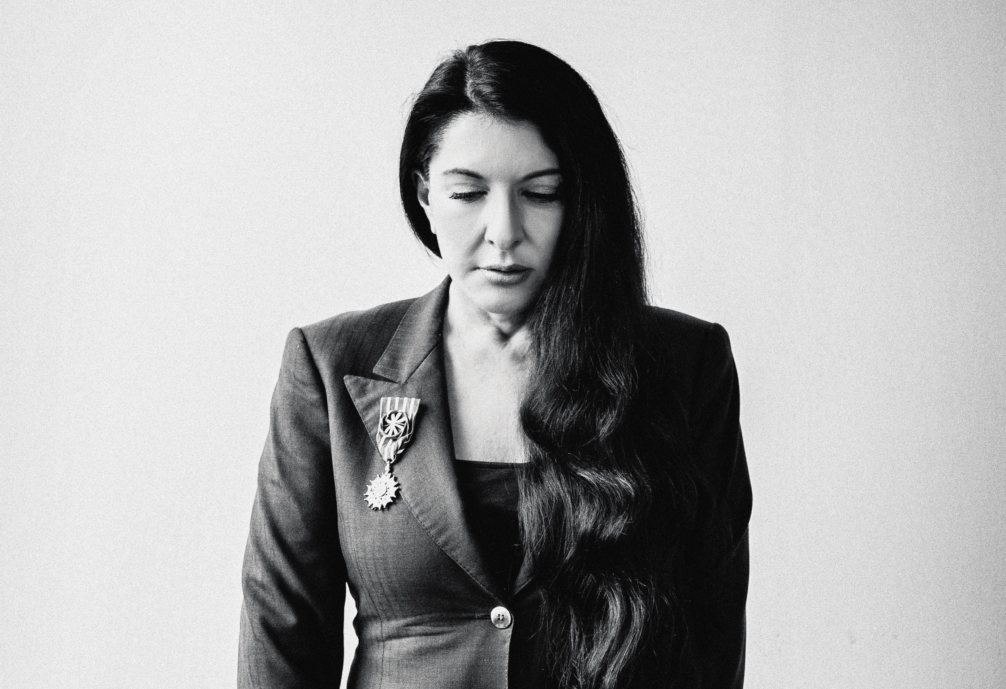 Μαρίνα Αμπράμοβιτς: «Θέλω να βοηθήσω τους Ελληνες»