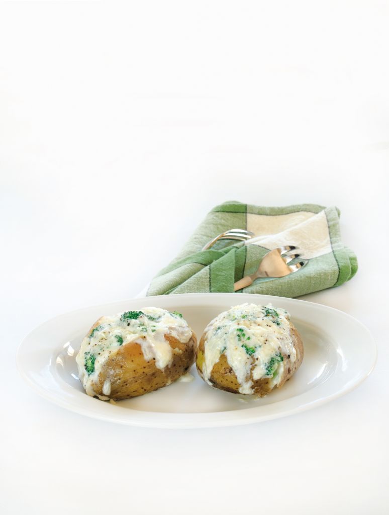 Ψητή πατάτα, γεµιστή  µε µπρόκολο και τυρί