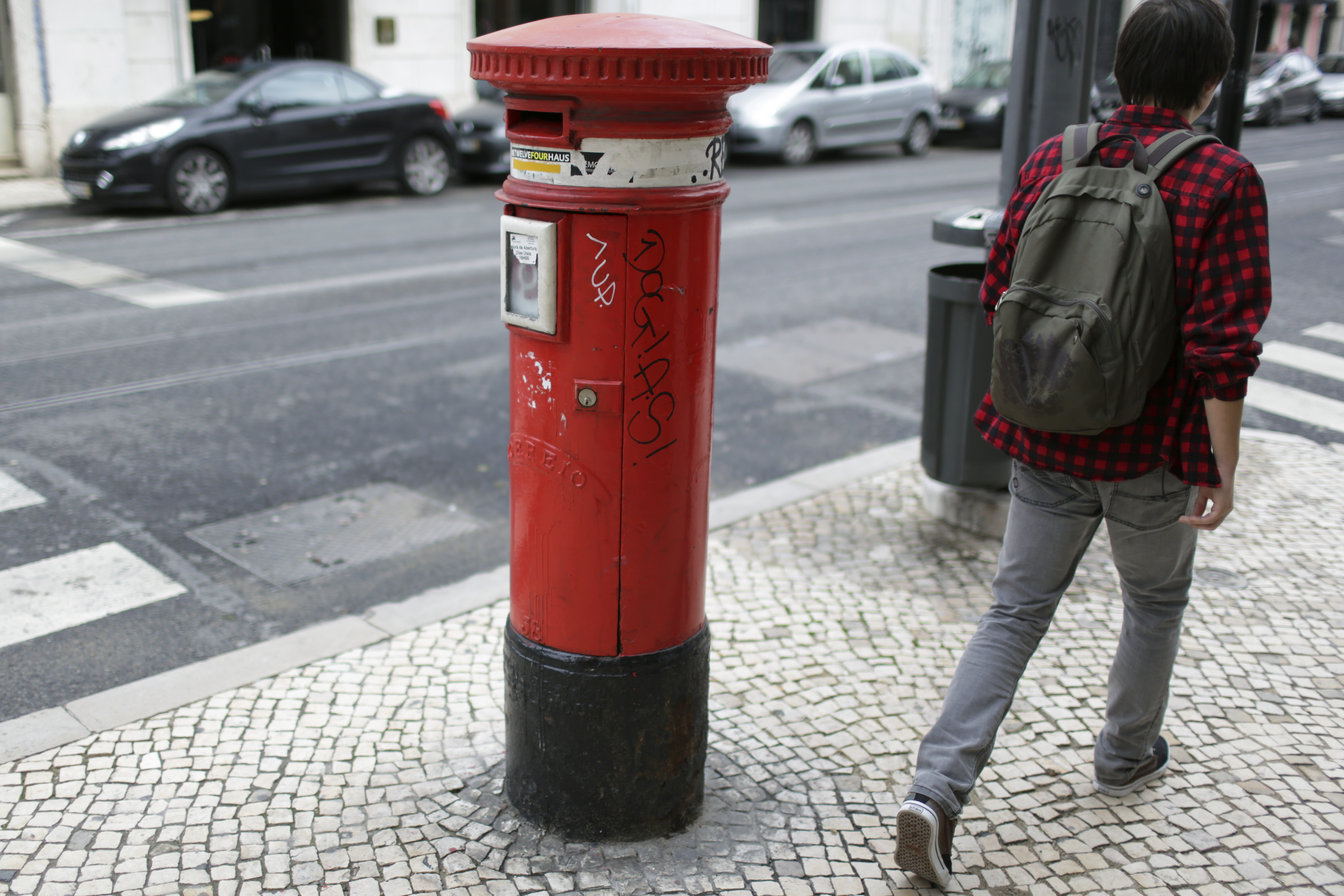 Πορτογαλία: σε ιδιώτες το 70% των ταχυδρομείων