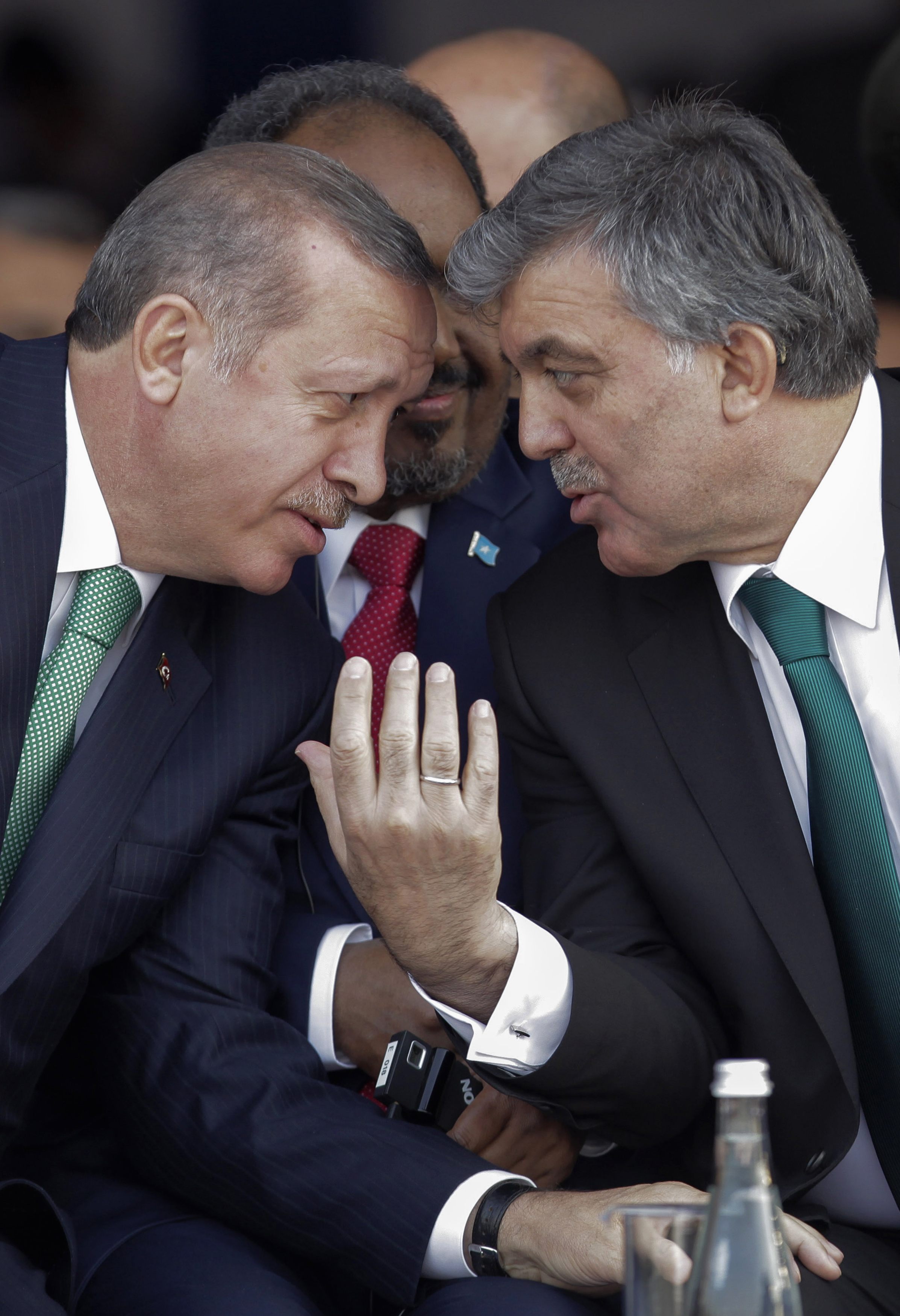 Ο Γκιούλ απορρίπτει την ανταλλαγή πολιτικών ρόλων με το Ερντογάν