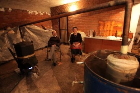 Νομιμοποίηση πώλησης χύμα τσίπουρου σε λαϊκές αγορές