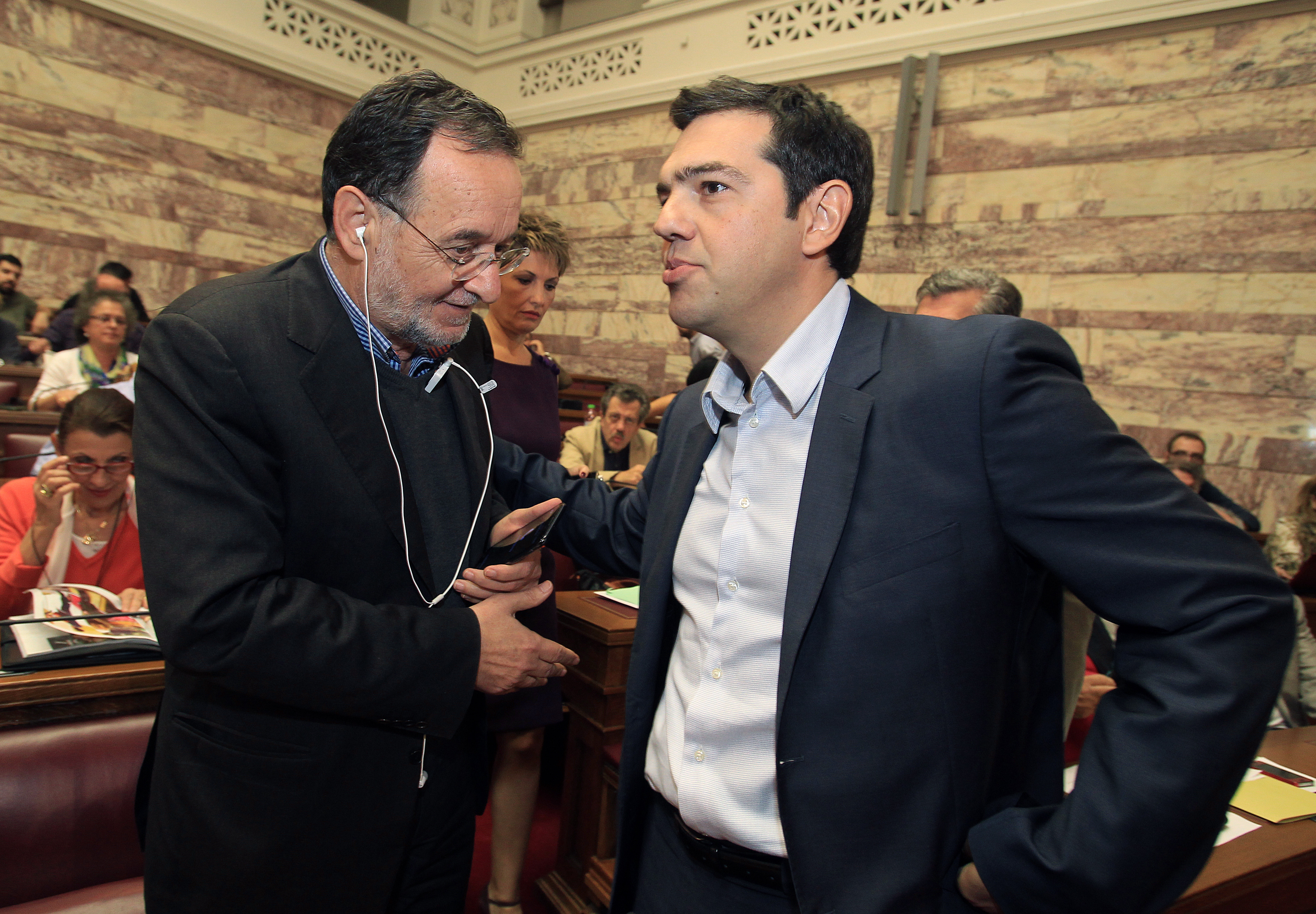 Eξελίξεις στον ΣΥΡΙΖΑ πυροδοτεί o ενδεχόμενος «έντιμος συμβιβασμός»