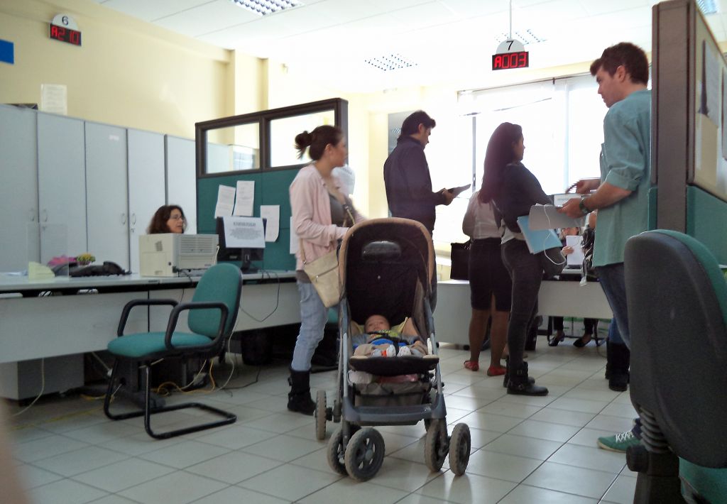 Το ΚΕΠΕ δεν λέει ναι στην κατάργηση του κατώτατου μισθού στους νέους