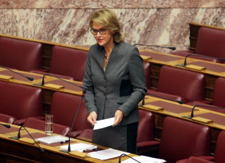 ΥΠΟΙΚ: Δεν έχουμε ελέγξει τα στοιχεία της Ρεπούση για τα εμβάσματα