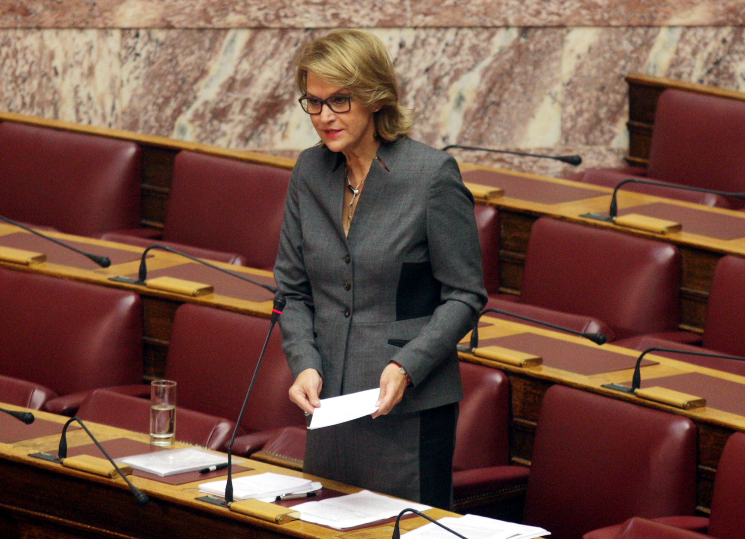 ΥΠΟΙΚ: Δεν έχουμε ελέγξει τα στοιχεία της Ρεπούση για τα εμβάσματα