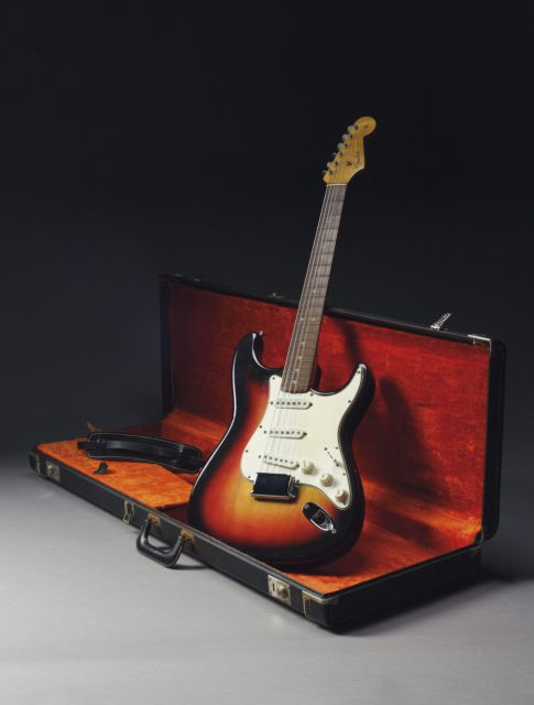 Κιθάρα του Μπομπ Ντίλαν πουλήθηκε έναντι 400.000 $