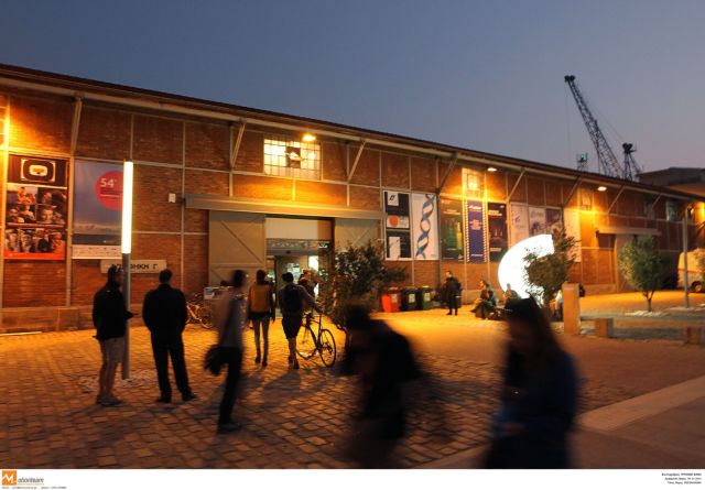 Μπαλόνια ευχών στον ουρανό της Θεσσαλονίκης