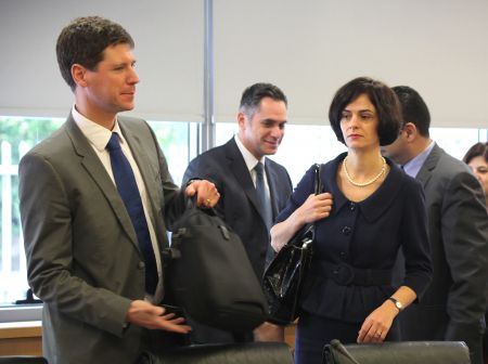 Επέστρεψε στη Λευκωσία η τρόικα μετά από 9 μήνες