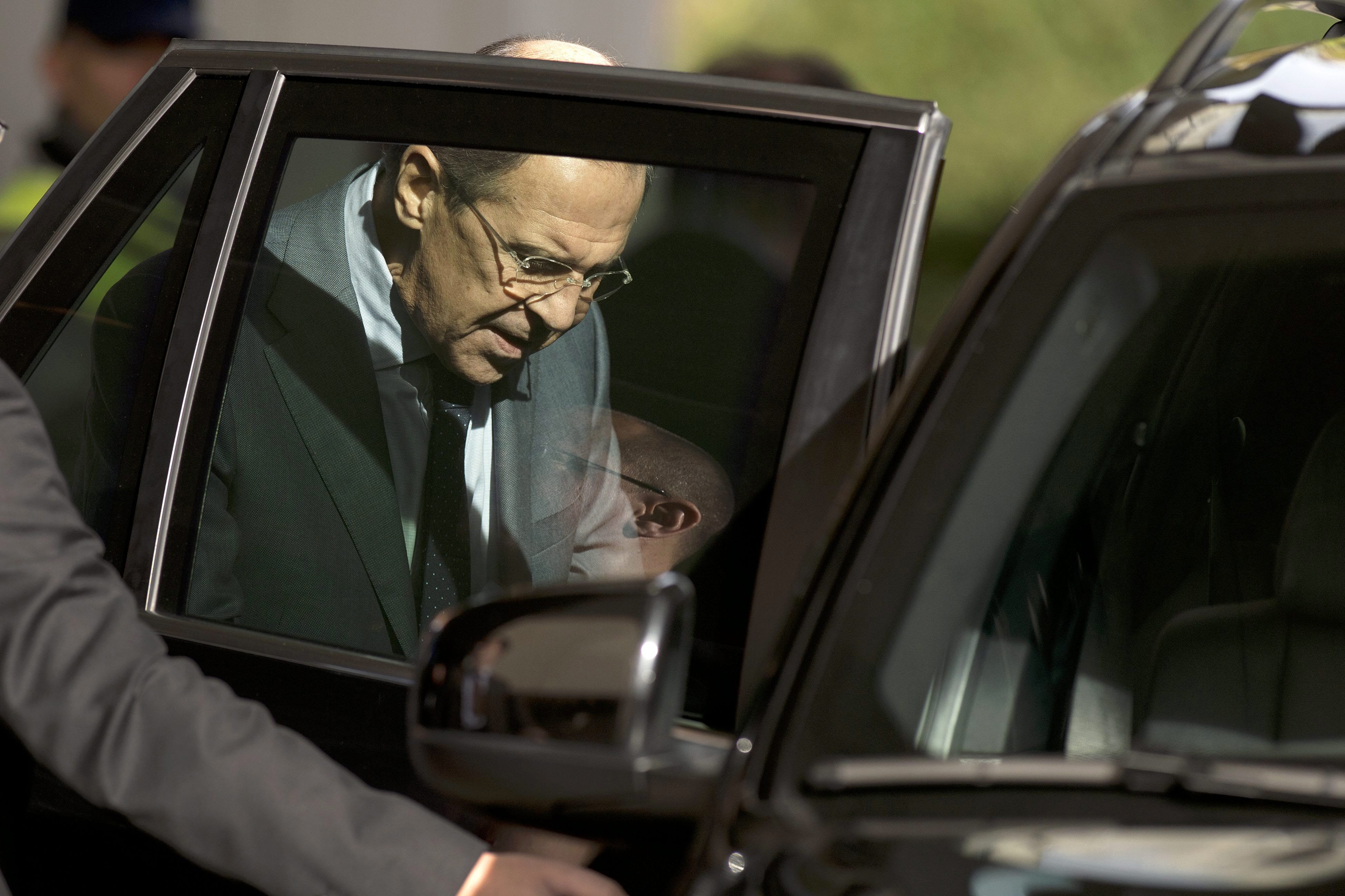 Επίσκεψη των ρώσων υπουργών Εξωτερικών και Αμυνας στο Κάιρο