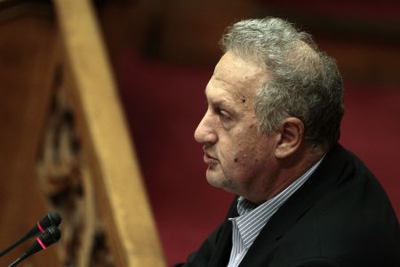 Κ. Σκανδαλίδης: Να ξεκαθαρίσει τις προθέσεις του ο Γ. Παπανδρέου