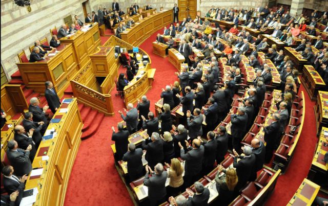 Ψήφος εμπιστοσύνης – ανάσα ως τις κάλπες για Πρόεδρο