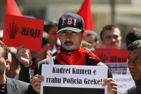 Διαμαρτυρία εθνικιστών στα Τίρανα για τη δολοφονία Καρέλι