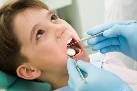 Τακτικοί προληπτικοί έλεγχοι σε σχολεία από οδοντιάτρους δημοσίων δομών | tovima.gr