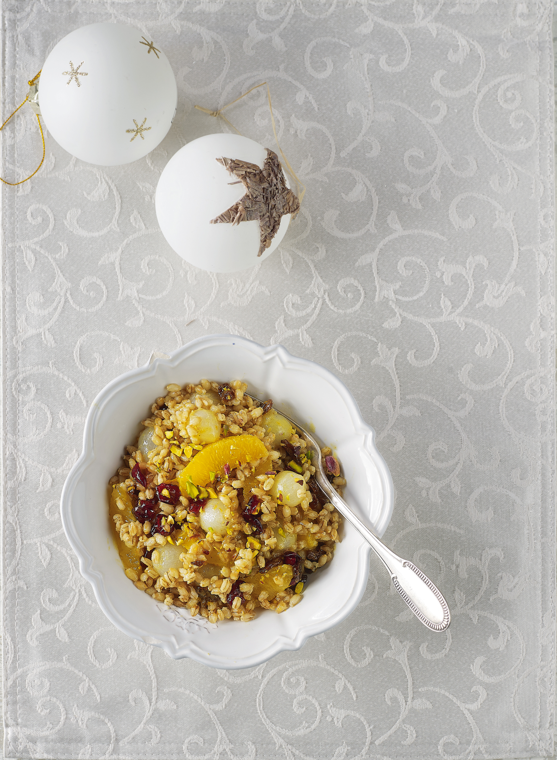 Σαλάτα με κριθάρι, πορτοκάλι και κάρι