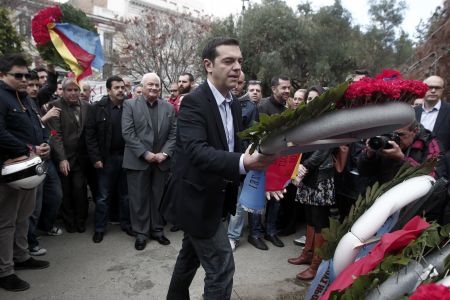 Ενταση στο Πολυτεχνείο κατά την κατάθεση στεφάνου από τον Τσίπρα