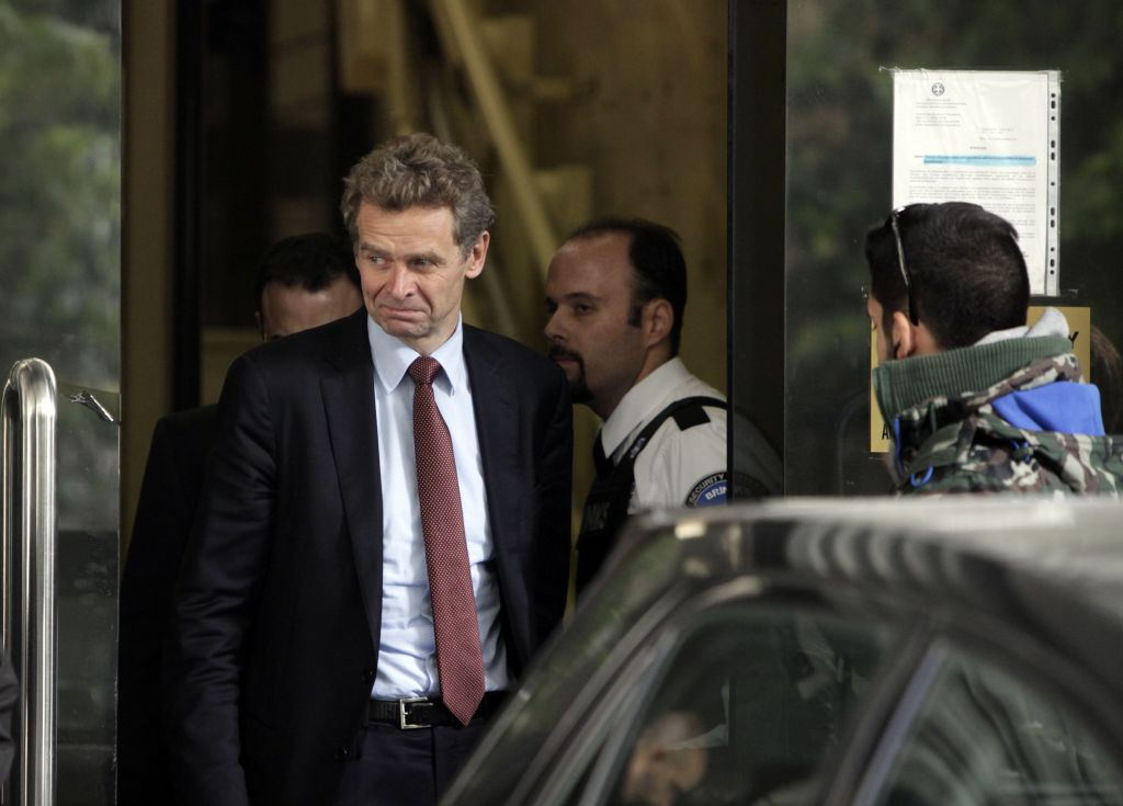 Τράπεζες και απολύσεις στο τραπέζι των διαπραγματεύσεων Στουρνάρα – τρόικας