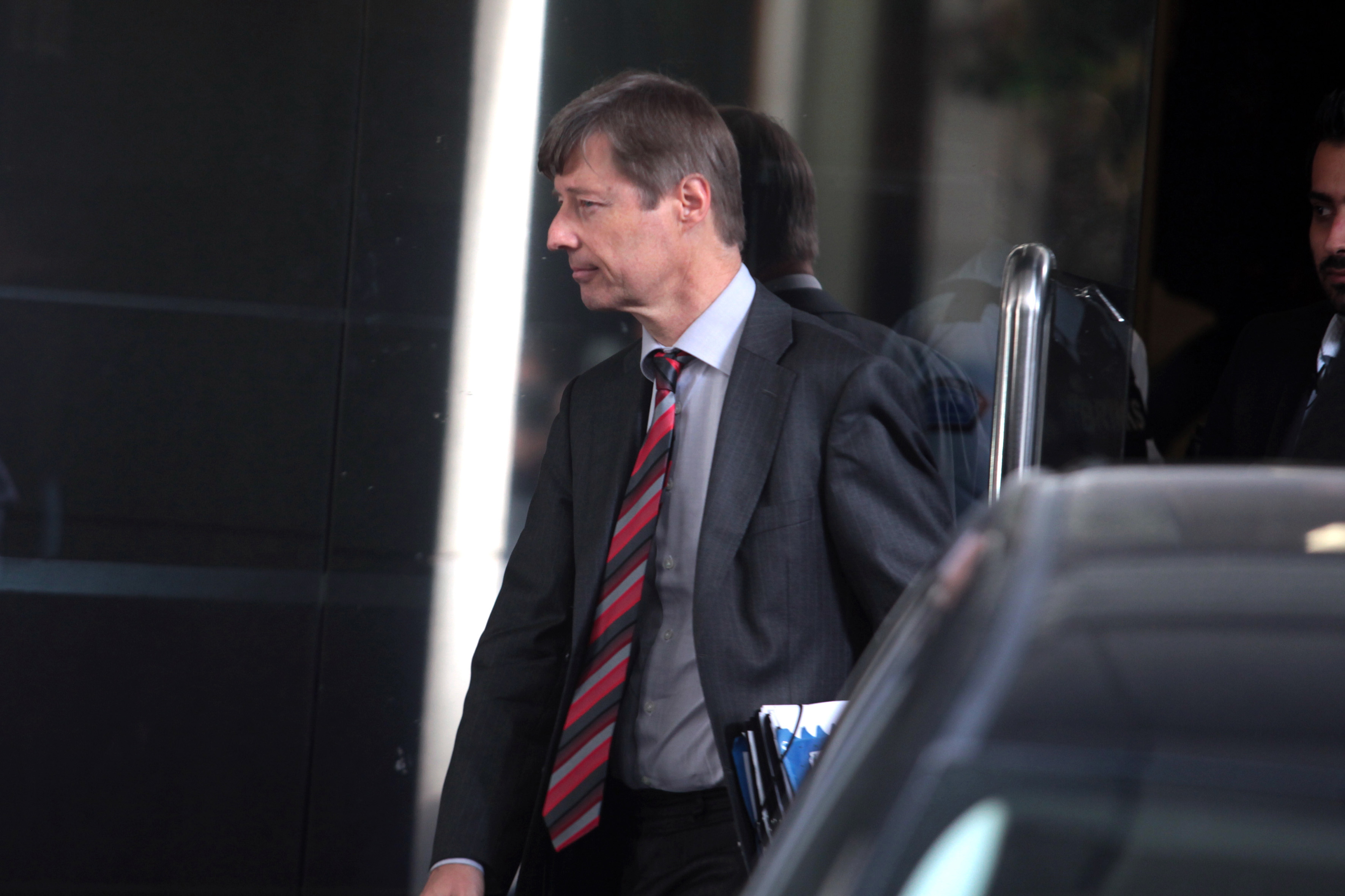 Κομισιόν: Παραμένει για την ώρα ο Ματίας Μορς στην τρόικα