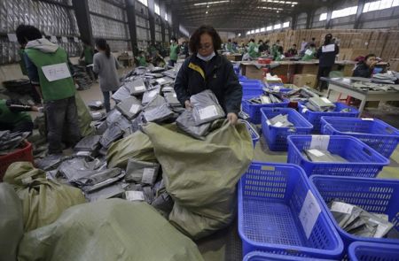 Οι ΗΠΑ αποχωρούν και από την Παγκόσμια Ταχυδρομική Ενωση