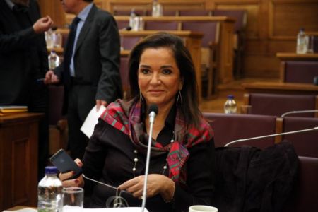 Η Ντόρα πάει για Επίτροπος στις Βρυξέλλες