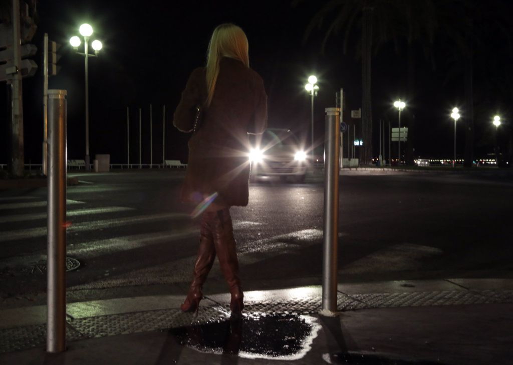 Παράνομοι οίκοι ανοχής σφραγίζονται αλλά συνεχίζουν να λειτουργούν