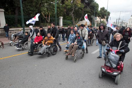 Προωθούνται νομοθετικές ρυθμίσεις για τα άτομα με αναπηρία