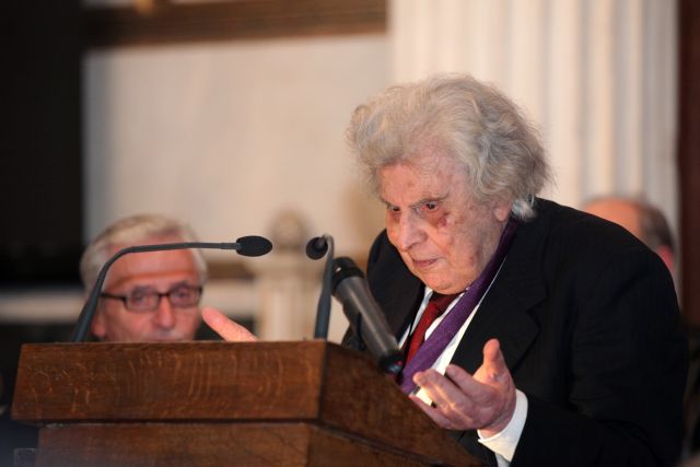 Mikis Theodorakis hospitalized with respiratory infection