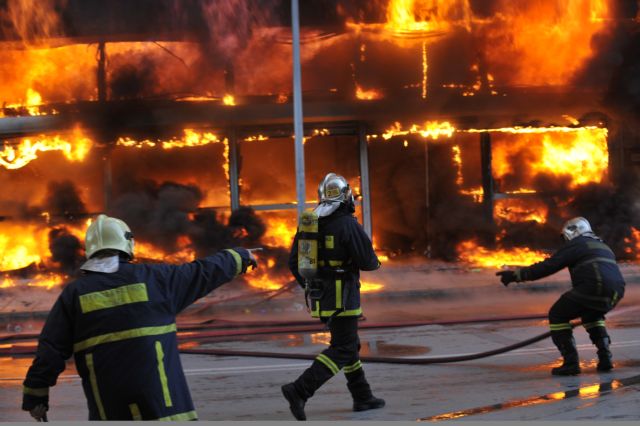 Νεκρός από πυρκαγιά σε αποθήκη σουπερμάρκετ στη Ρόδο