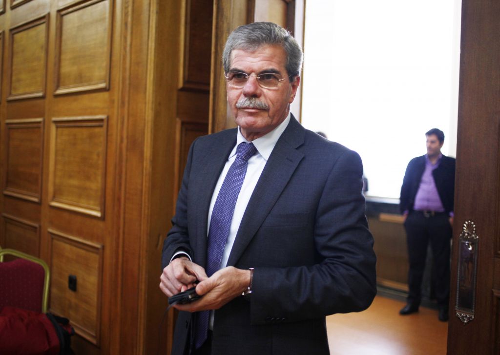 Επικράτησε η θέση του «πράσινου» Γ. Ντόλιου για την αργία των αιρετών που βαρύνονται με κακούργημα