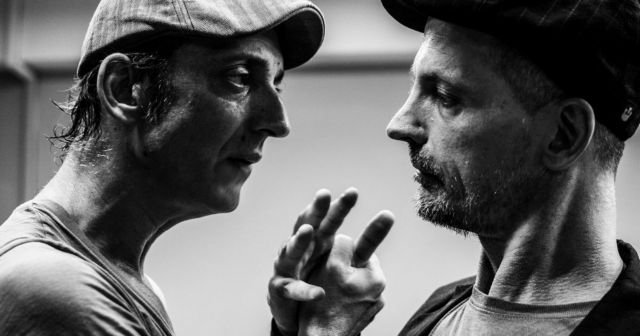 Μαραμένα τα γιούλια κι οι βιόλες