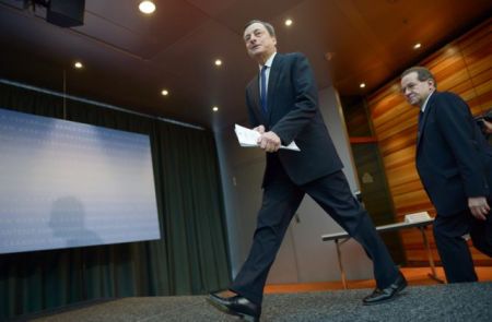 Ενθαρρυντικές ενδείξεις για έξοδο από την κρίση βλέπει ο Ντράγκι