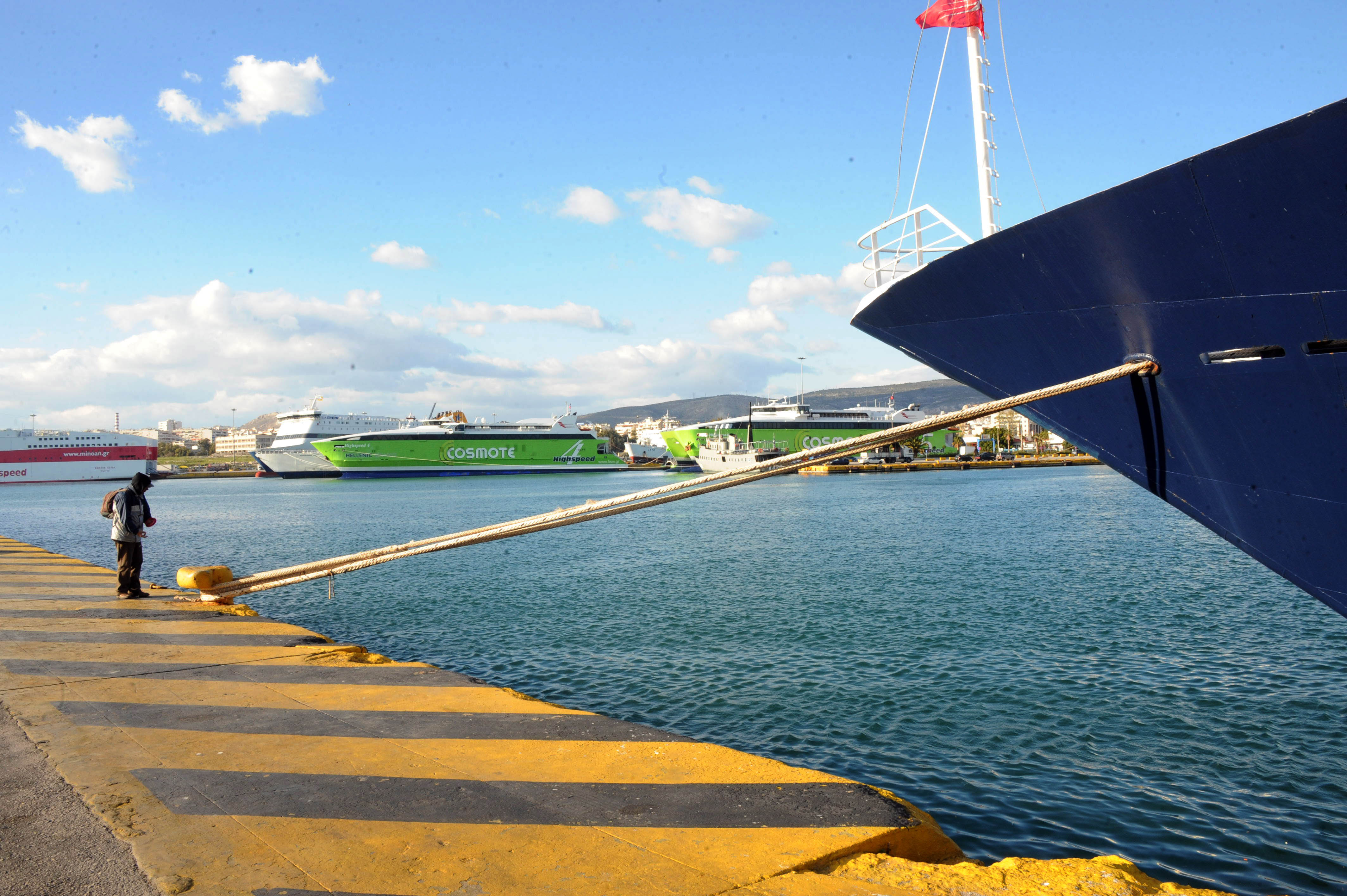 H  ταϊβανέζικη Yang Ming Lines στο λιμάνι του Πειραιά