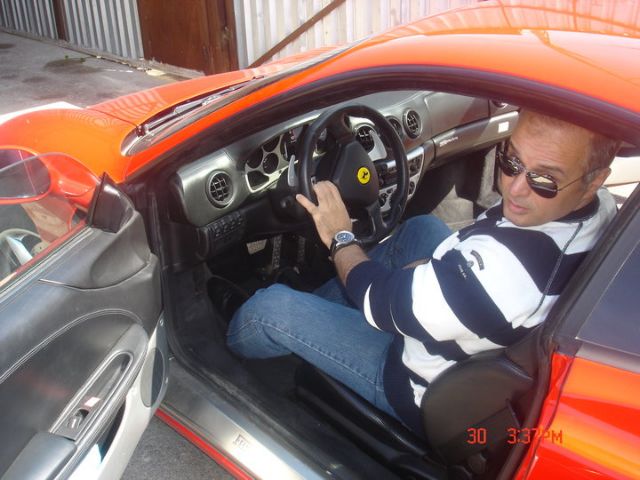 Δώρο η βόλτα στο τιμόνι μιας Ferrari