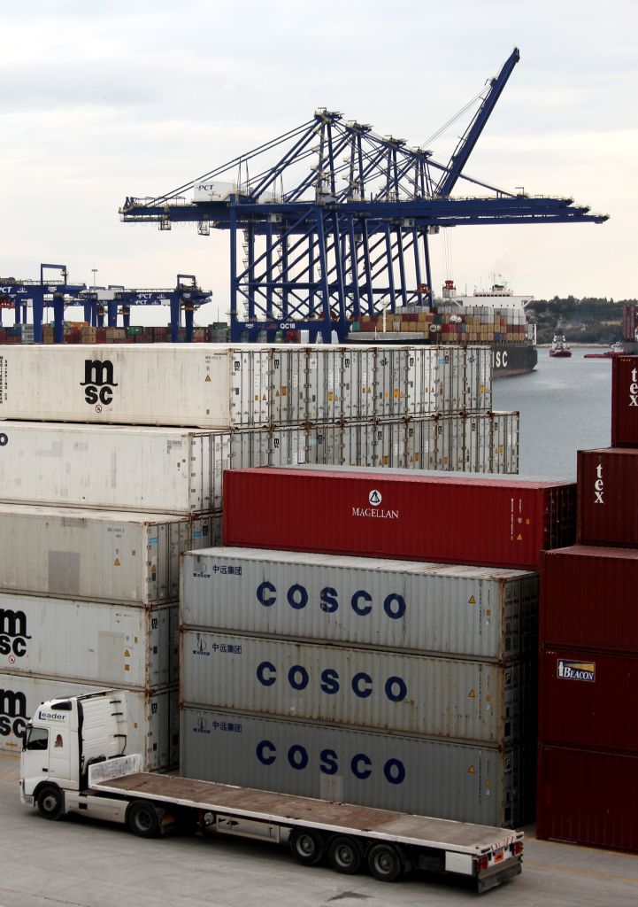 Έκπτωση χρεώσεων αποθήκευσης εμπορευμάτων κατά 30% από τον ΣΕΠ (Cosco)