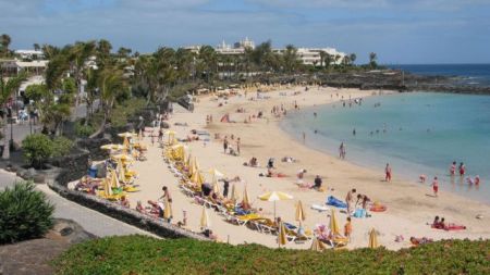 Μόνο βραχονησίδες και ακατοίκητα νησιά εκτός τουριστικής αξιοποίησης