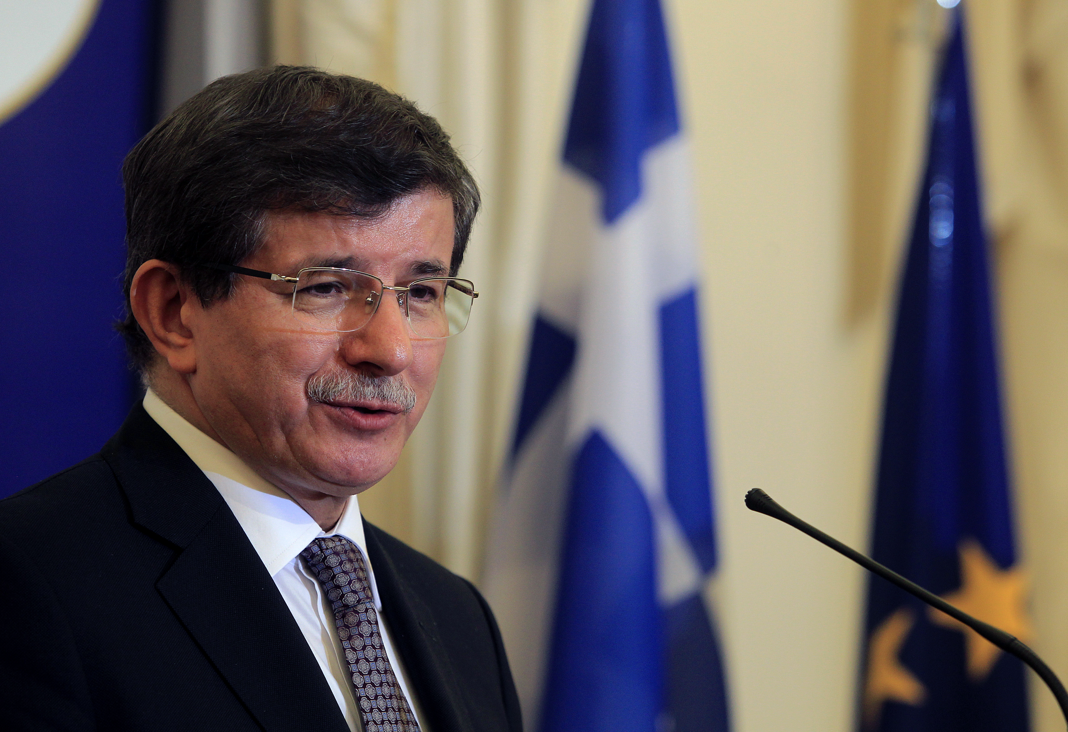 Νταβούτογλου: Θα θέσω στον Σαμαρά θέμα συνεκμετάλλευσης του αερίου