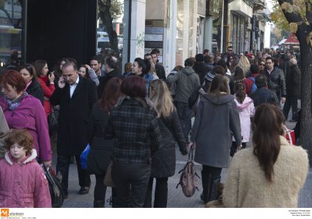 Οι περιφερειάρχες θα αποφασίζουν για ανοιχτά καταστήματα την Κυριακή