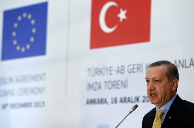 «Σκληρό παζάρι» ΕΕ-Τουρκίας για το προσφυγικό