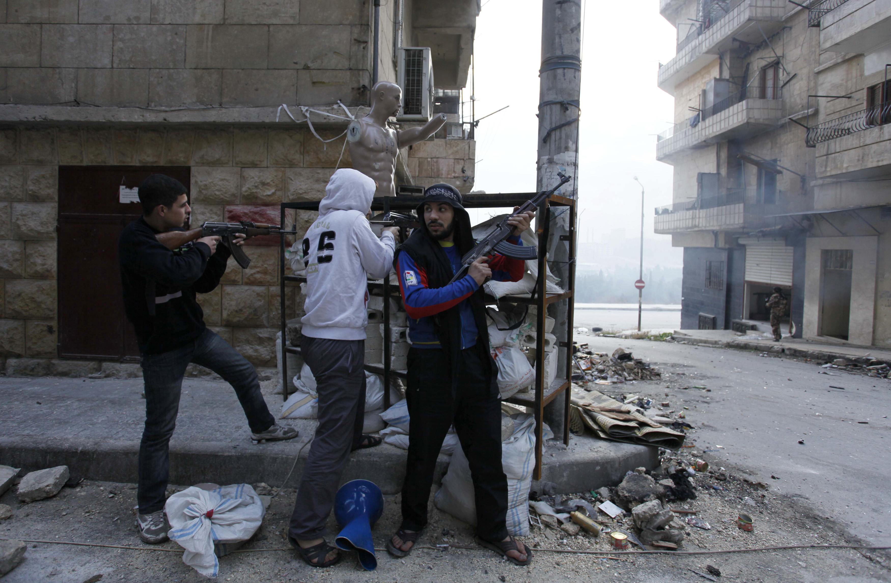 Τουρκία: 47 τόνους όπλων στους Σύρους αντάρτες