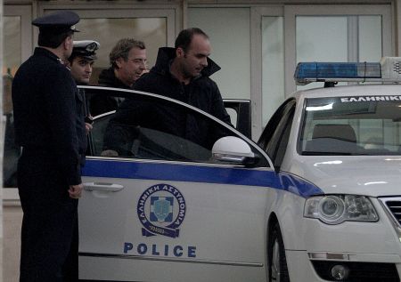 Βόλος: 23χρονη εγκατέλειψε την 9χρονη κόρη της στο δρόμο