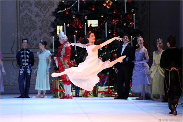 Η Λυρική δείχνει τον δρόμο