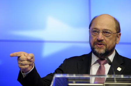 Σουλτς: Η Κομισιόν πρέπει να σταματήσει να μπλέκεται στα πάντα